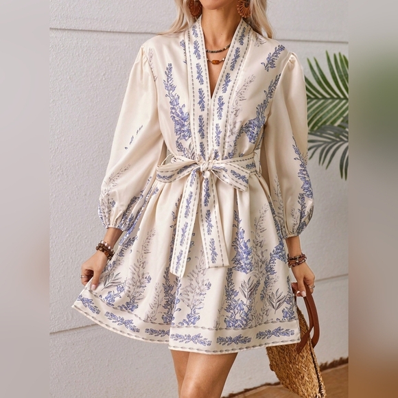 Women'S Lantern Sleeve Belted V-Neck Dress - Picture 3 of 5